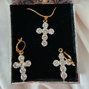 Beautiful Boxed Necklace and Earring Cross Set
